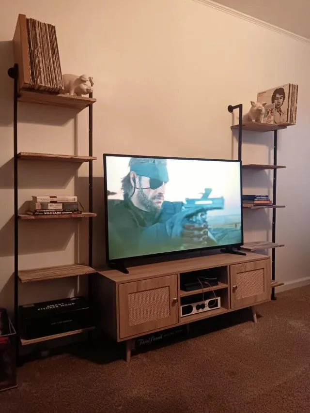 VEVOR Rattan TV Stand, Mid Century Modern TV Stand for 65 inch TV, Boho Rattan TV Cabinet with Build-in Socket and USB Ports, Adjustable Shelfs for Living Room, Media Room, Oak
