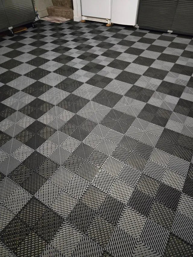VEVOR Interlocking Drainage Mat, 12” x 12” Modular Interlocking Cushion Durable PP Material, 24 Pcs Splicing Drainage Mats, Non-Slip Drainage Floor Tile and Shower Mat, for Garage, Garden, Kitchen & Outdoor, Black