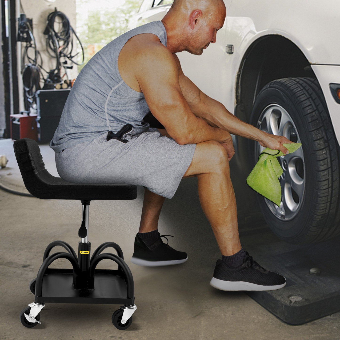 VEVOR Rolling Garage Stool, 300LBS Capacity, Adjustable Height from 15.7 in to 20.5 in, Mechanic Seat with 360-degree Swivel Wheels and Tool Tray, for Workshop, Auto Repair Shop, Black