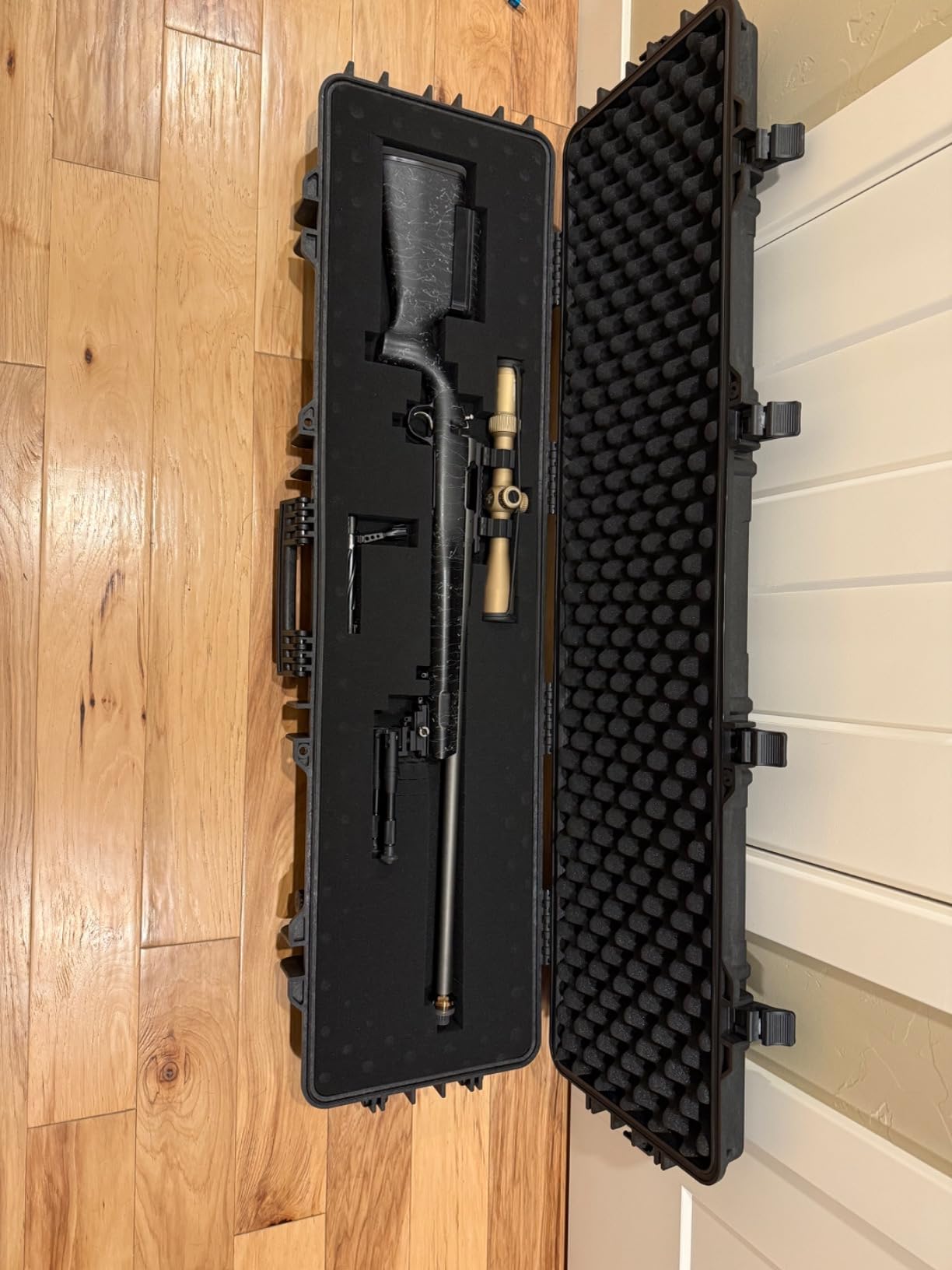 VEVOR Rifle Case, Rifle Hard Case with 3 Layers Fully-protective Foams, 42 inch lockable Hard Gun Case with Wheels, IP67 Waterproof & Crushproof, for Two Rifles or Shotguns, Airsoft Gun